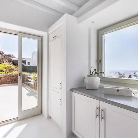 Villa Breathtaking 6 Bed In